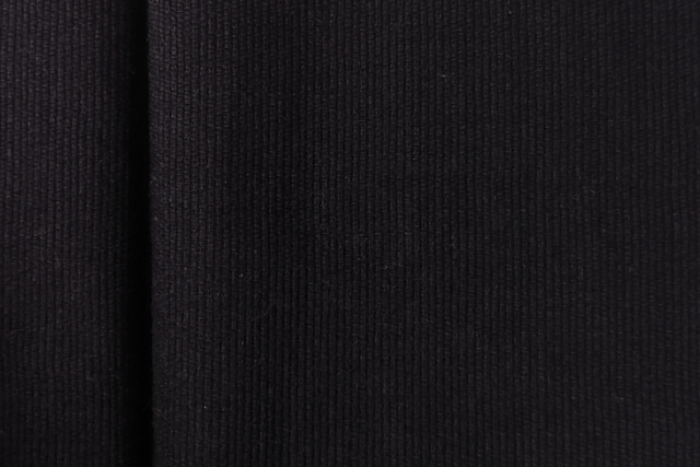 Tkanina ubraniowa czarna 300 gr/mb