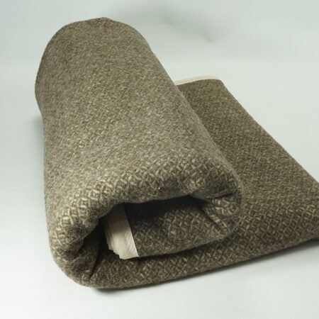 Koc wełniany – romby/lamówka beż średni 150 x 180 cm – 100% wełna (1kg) Koc wełniany - romby/lamówka beż średni 150 x 180 cm - 100% wełna (1kg)